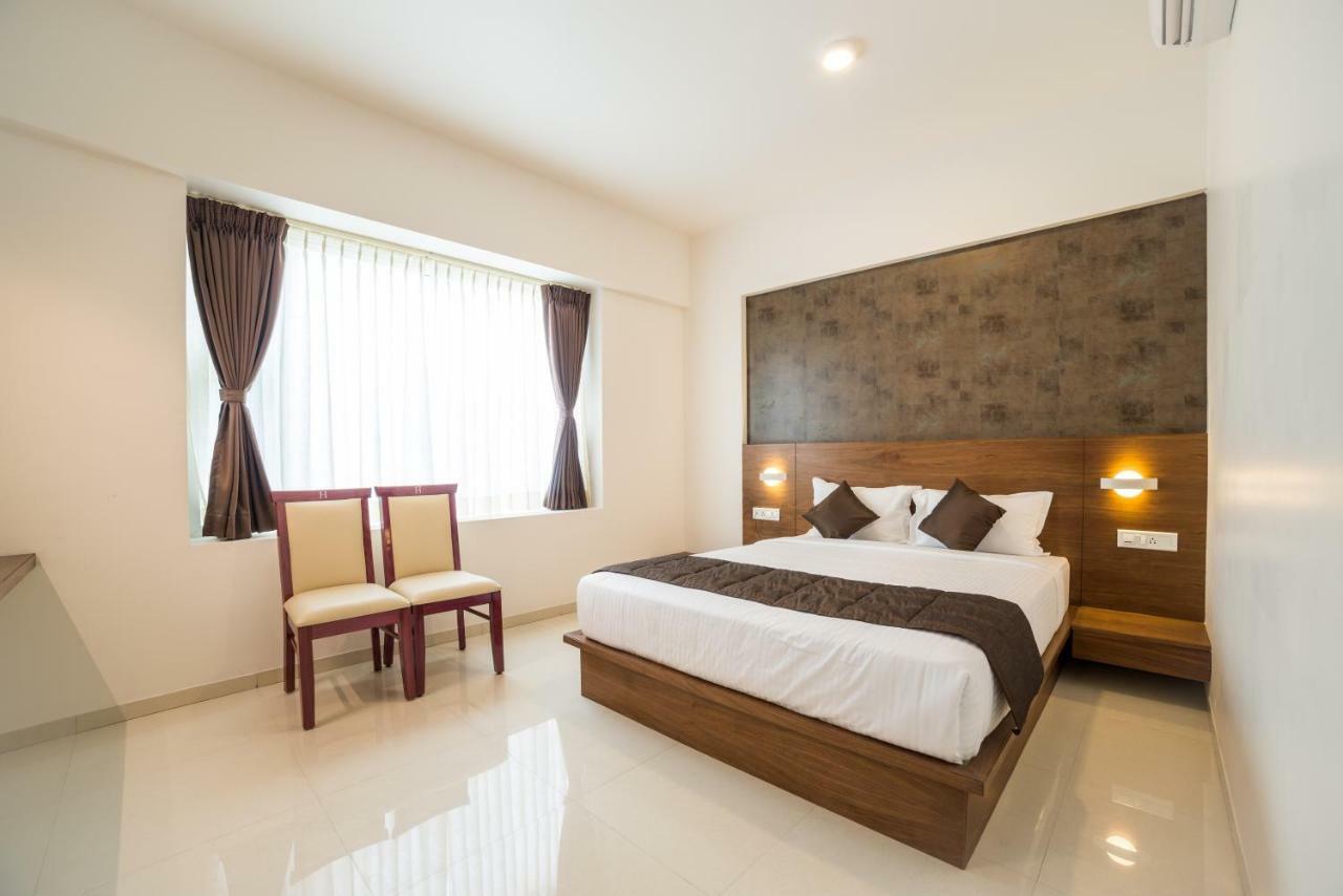 Heritage Inn Mysore Extérieur photo