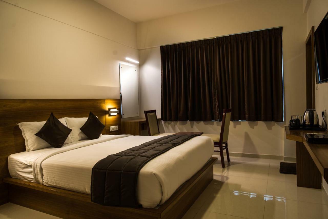 Heritage Inn Mysore Extérieur photo
