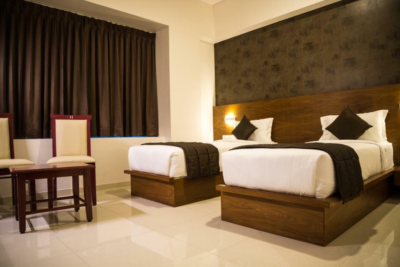 Heritage Inn Mysore Extérieur photo