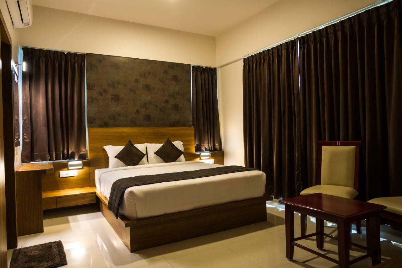 Heritage Inn Mysore Extérieur photo