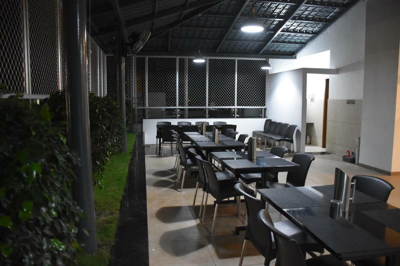 Heritage Inn Mysore Extérieur photo